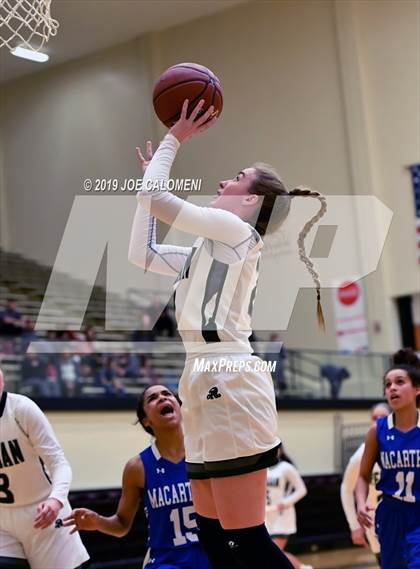 Thumbnail 3 in Reagan [Ronald] vs MacArthur [Douglas] photogallery.