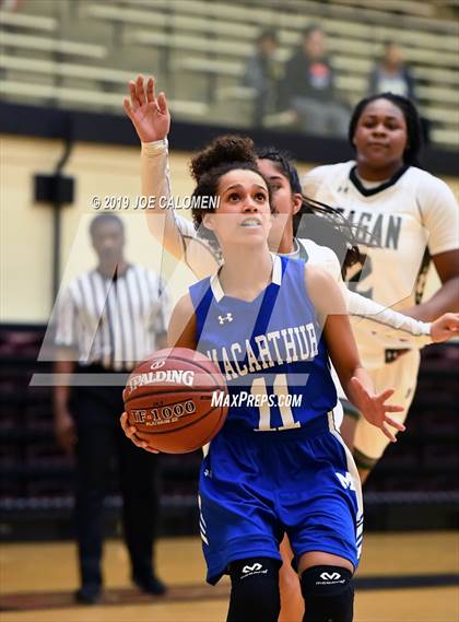 Thumbnail 2 in Reagan [Ronald] vs MacArthur [Douglas] photogallery.