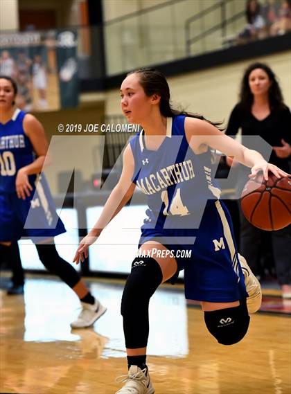 Thumbnail 2 in Reagan [Ronald] vs MacArthur [Douglas] photogallery.