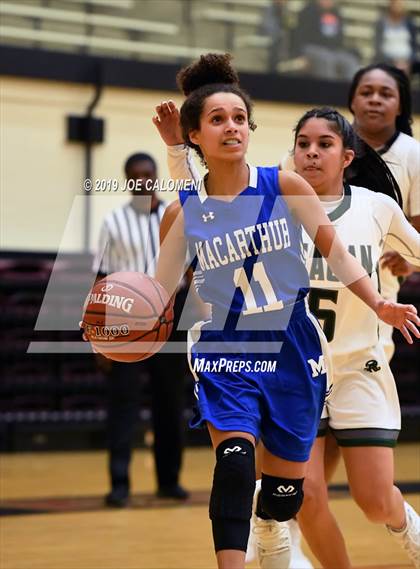 Thumbnail 1 in Reagan [Ronald] vs MacArthur [Douglas] photogallery.
