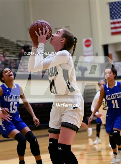 Thumbnail 1 in Reagan [Ronald] vs MacArthur [Douglas] photogallery.