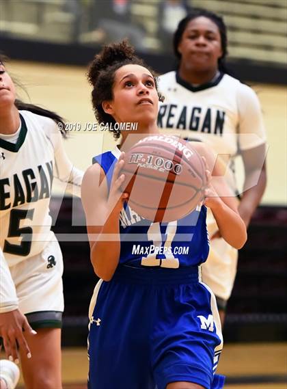 Thumbnail 1 in Reagan [Ronald] vs MacArthur [Douglas] photogallery.