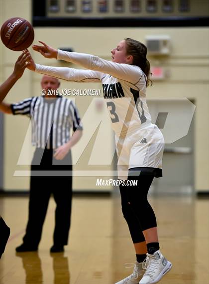 Thumbnail 2 in Reagan [Ronald] vs MacArthur [Douglas] photogallery.