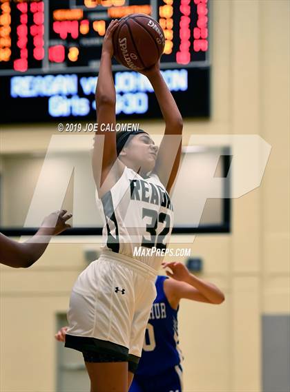 Thumbnail 1 in Reagan [Ronald] vs MacArthur [Douglas] photogallery.