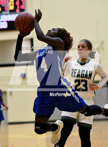 Thumbnail 1 in Reagan [Ronald] vs MacArthur [Douglas] photogallery.