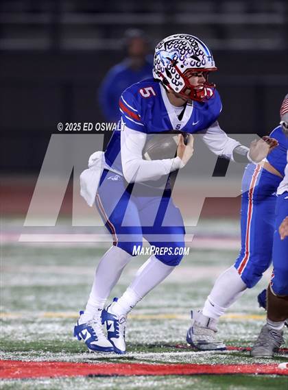 Thumbnail 2 in Ferndale vs. St. Vincent de Paul (CIF NCS D5 Final) photogallery.