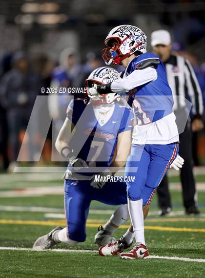 Thumbnail 2 in Ferndale vs. St. Vincent de Paul (CIF NCS D5 Final) photogallery.