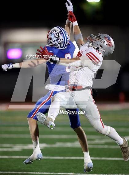 Thumbnail 3 in Ferndale vs. St. Vincent de Paul (CIF NCS D5 Final) photogallery.