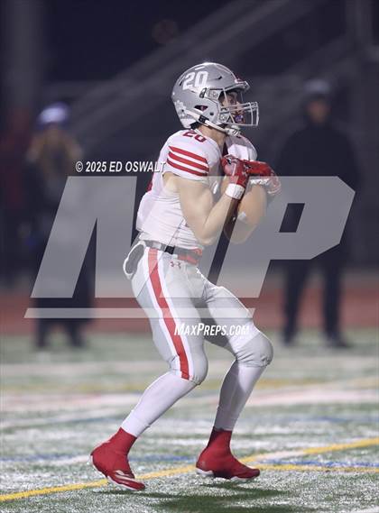 Thumbnail 1 in Ferndale vs. St. Vincent de Paul (CIF NCS D5 Final) photogallery.