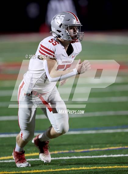 Thumbnail 3 in Ferndale vs. St. Vincent de Paul (CIF NCS D5 Final) photogallery.