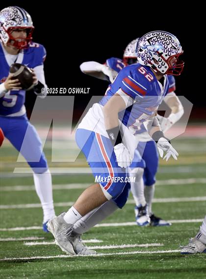 Thumbnail 2 in Ferndale vs. St. Vincent de Paul (CIF NCS D5 Final) photogallery.