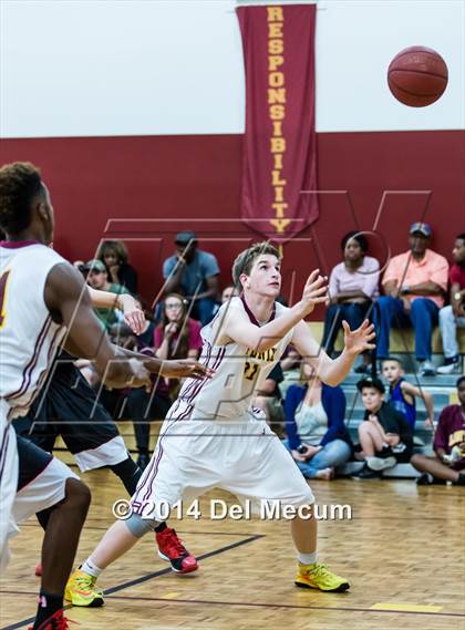 Thumbnail 1 in Strawberry Crest @ Brooks DeBartolo Collegiate photogallery.