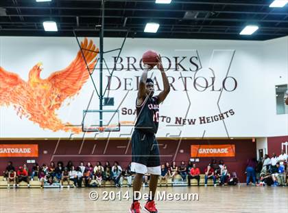 Thumbnail 1 in Strawberry Crest @ Brooks DeBartolo Collegiate photogallery.