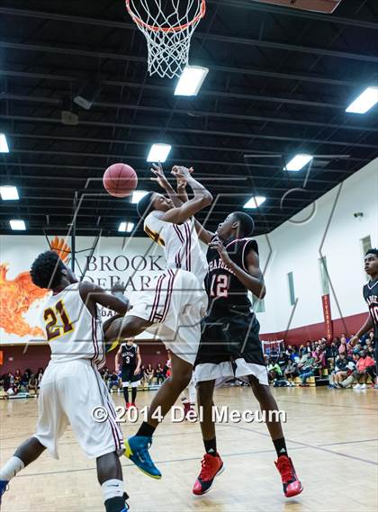 Thumbnail 1 in Strawberry Crest @ Brooks DeBartolo Collegiate photogallery.