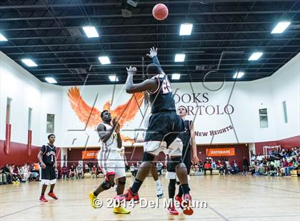 Thumbnail 2 in Strawberry Crest @ Brooks DeBartolo Collegiate photogallery.