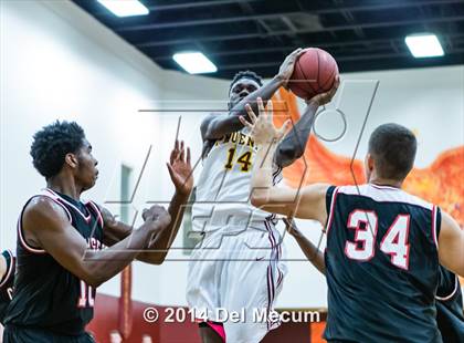 Thumbnail 3 in Strawberry Crest @ Brooks DeBartolo Collegiate photogallery.