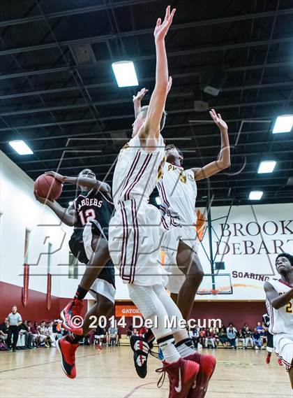 Thumbnail 2 in Strawberry Crest @ Brooks DeBartolo Collegiate photogallery.