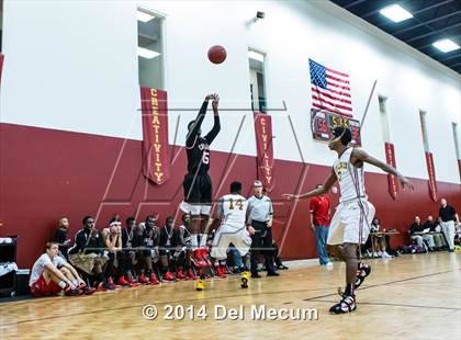 Thumbnail 3 in Strawberry Crest @ Brooks DeBartolo Collegiate photogallery.