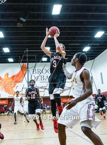 Thumbnail 2 in Strawberry Crest @ Brooks DeBartolo Collegiate photogallery.