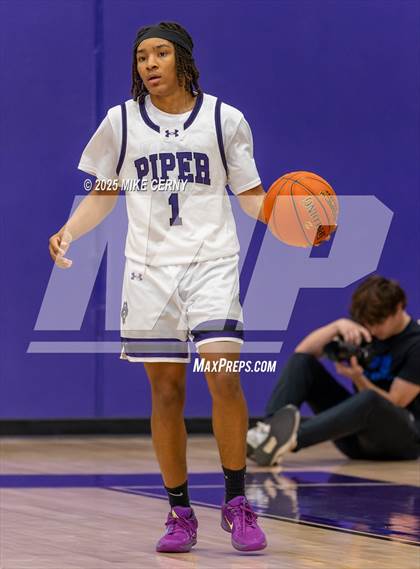 Thumbnail 1 in De Soto @ Piper (KSHSAA 5A Sub-State #2 Final) photogallery.