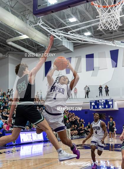 Thumbnail 2 in De Soto @ Piper (KSHSAA 5A Sub-State #2 Final) photogallery.