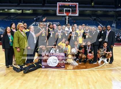 Thumbnail 1 in Brock vs. Madison (UIL 3A Final) photogallery.