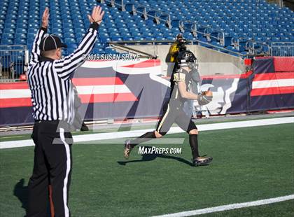 Thumbnail 3 in Bishop Fenwick vs. Ashland (MIAA D6 Final) photogallery.