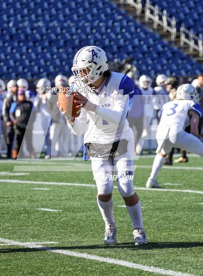 Thumbnail 1 in Bishop Fenwick vs. Ashland (MIAA D6 Final) photogallery.