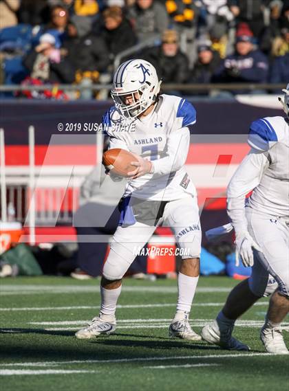 Thumbnail 3 in Bishop Fenwick vs. Ashland (MIAA D6 Final) photogallery.