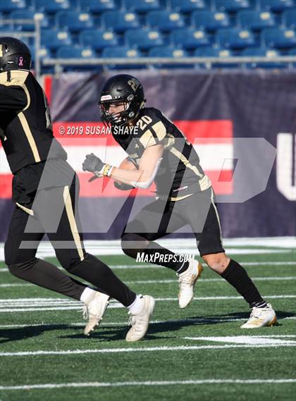Thumbnail 2 in Bishop Fenwick vs. Ashland (MIAA D6 Final) photogallery.