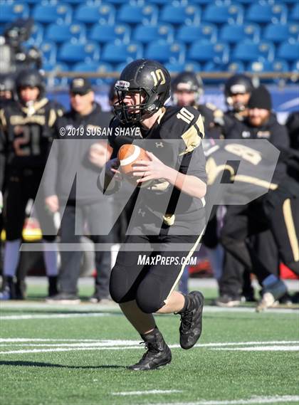 Thumbnail 3 in Bishop Fenwick vs. Ashland (MIAA D6 Final) photogallery.