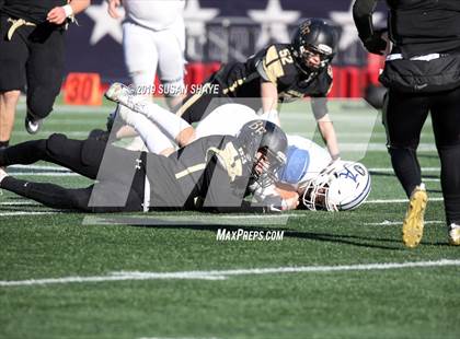 Thumbnail 2 in Bishop Fenwick vs. Ashland (MIAA D6 Final) photogallery.