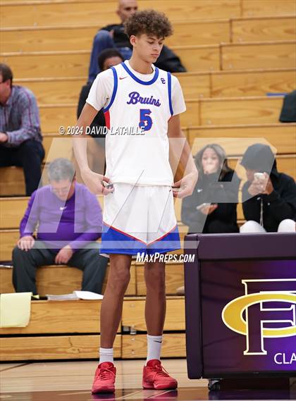 Thumbnail 1 in Windsor vs. Cherry Creek photogallery.