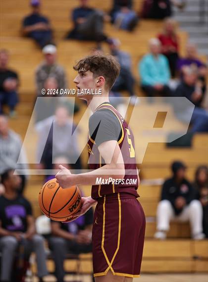 Thumbnail 1 in Windsor vs. Cherry Creek photogallery.