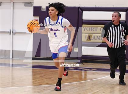 Thumbnail 1 in Windsor vs. Cherry Creek photogallery.