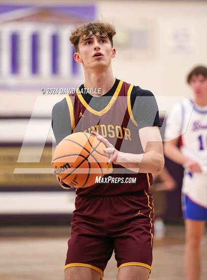 Thumbnail 3 in Windsor vs. Cherry Creek photogallery.