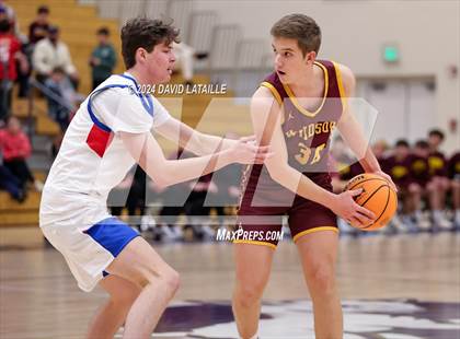 Thumbnail 2 in Windsor vs. Cherry Creek photogallery.