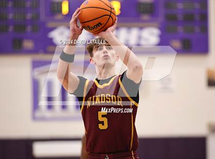 Thumbnail 2 in Windsor vs. Cherry Creek photogallery.