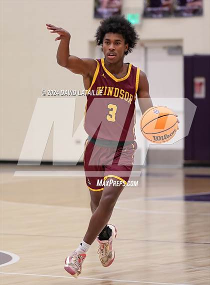 Thumbnail 3 in Windsor vs. Cherry Creek photogallery.