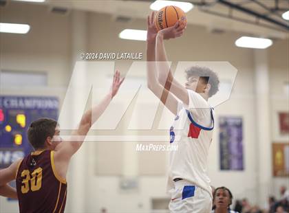 Thumbnail 2 in Windsor vs. Cherry Creek photogallery.