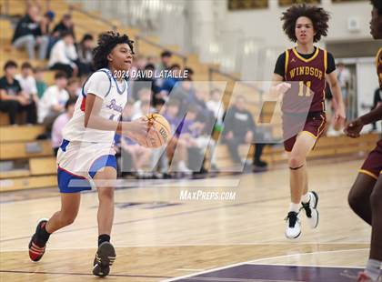 Thumbnail 3 in Windsor vs. Cherry Creek photogallery.