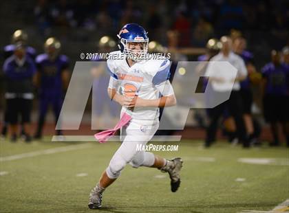 Thumbnail 2 in Clairemont @ Santana photogallery.