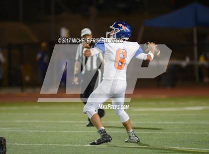 Thumbnail 3 in Clairemont @ Santana photogallery.
