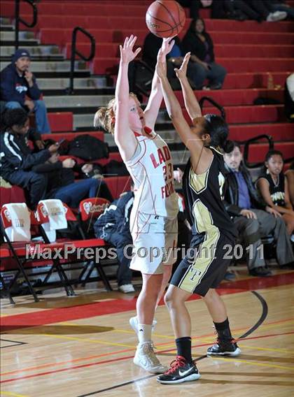 Thumbnail 1 in Chavez @ Lodi photogallery.