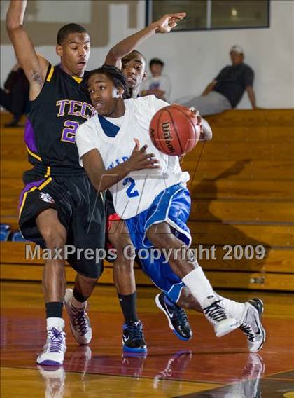 Thumbnail 2 in Jordan vs. Oakland Tech  (Modesto Christian Holiday Hoops)  photogallery.