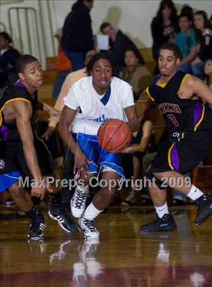 Thumbnail 3 in Jordan vs. Oakland Tech  (Modesto Christian Holiday Hoops)  photogallery.
