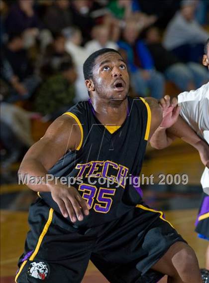 Thumbnail 3 in Jordan vs. Oakland Tech  (Modesto Christian Holiday Hoops)  photogallery.