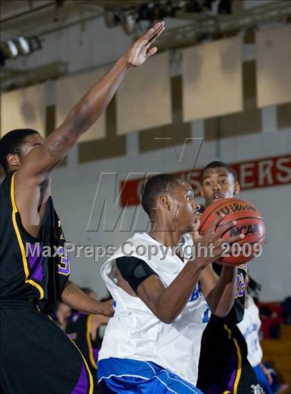 Thumbnail 2 in Jordan vs. Oakland Tech  (Modesto Christian Holiday Hoops)  photogallery.