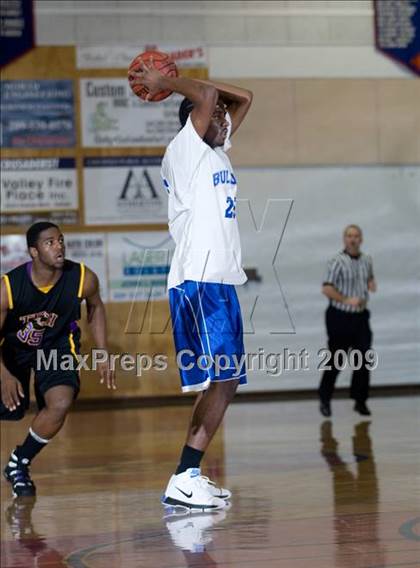 Thumbnail 1 in Jordan vs. Oakland Tech  (Modesto Christian Holiday Hoops)  photogallery.