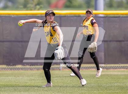 Thumbnail 3 in Dallas Center-Grimes vs Center Point-Urbana (Linn-Mar / Alburnett Tournament) photogallery.